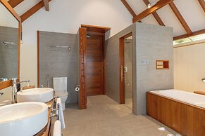 Dhigufaru Island Resort