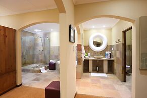 Shangri-La Manor - Adults Only