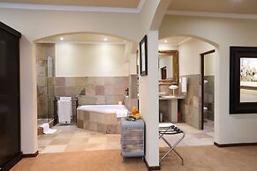 Shangri-La Manor - Adults Only