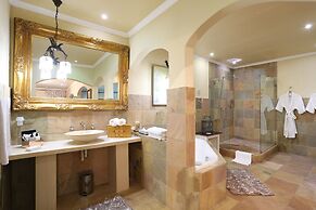 Shangri-La Manor - Adults Only