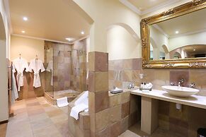 Shangri-La Manor - Adults Only