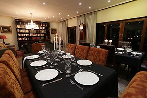 Shangri-La Manor - Adults Only