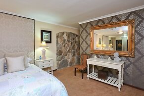 Shangri-La Manor - Adults Only