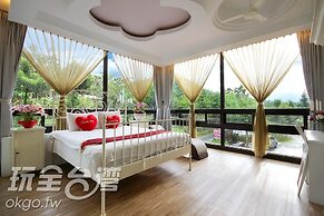 Full House Bed and Breakfast