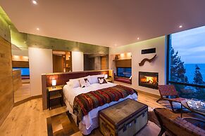 Hotel AWA Puerto Varas