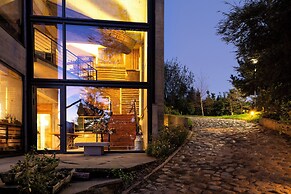 Hotel AWA Puerto Varas