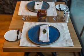 Hotel AWA Puerto Varas