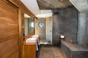 Hotel AWA Puerto Varas