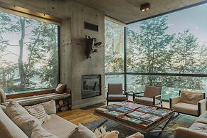 Hotel AWA Puerto Varas