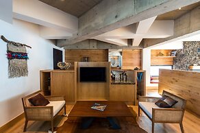 Hotel AWA Puerto Varas