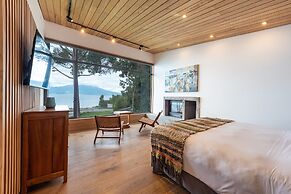 Hotel AWA Puerto Varas