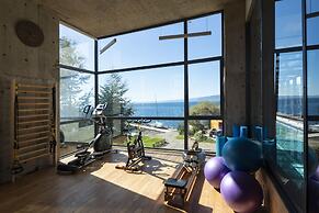 Hotel AWA Puerto Varas