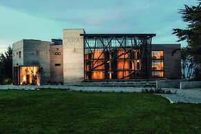 Hotel AWA Puerto Varas