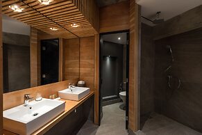 Hotel AWA Puerto Varas