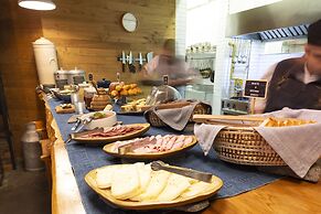 Hotel AWA Puerto Varas