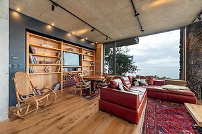 Hotel AWA Puerto Varas