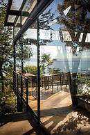 Hotel AWA Puerto Varas