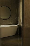 Hotel AWA Puerto Varas