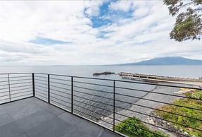 Hotel AWA Puerto Varas