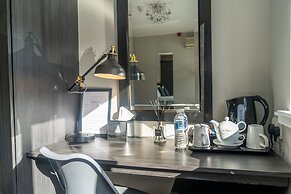 Croft Court Hotel