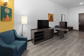 Days Inn & Suites by Wyndham Lubbock Medical Center