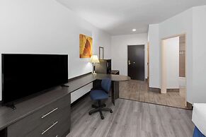 Days Inn & Suites by Wyndham Lubbock Medical Center