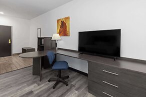 Days Inn & Suites by Wyndham Lubbock Medical Center