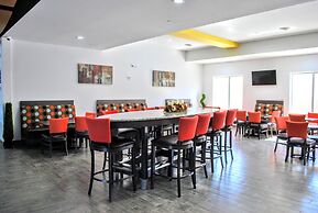 Days Inn & Suites by Wyndham Lubbock Medical Center