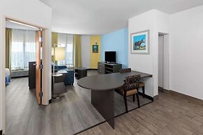 Days Inn & Suites by Wyndham Lubbock Medical Center