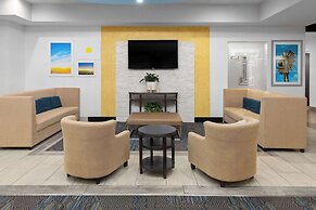 Days Inn & Suites by Wyndham Lubbock Medical Center