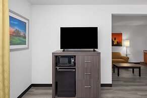 Days Inn & Suites by Wyndham Lubbock Medical Center