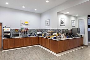 Days Inn & Suites by Wyndham Lubbock Medical Center