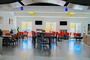 Days Inn & Suites by Wyndham Lubbock Medical Center