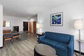 Days Inn & Suites by Wyndham Lubbock Medical Center