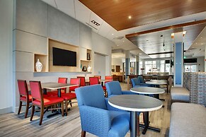 Holiday Inn Express & Suites Charleston NE Mt Pleasant US17 by IHG