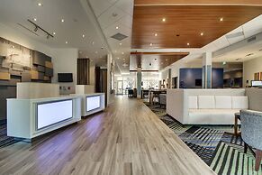 Holiday Inn Express & Suites Charleston NE Mt Pleasant US17 by IHG