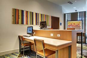 Holiday Inn Express & Suites Charleston NE Mt Pleasant US17 by IHG