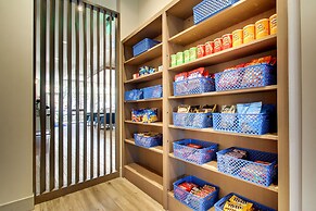 Holiday Inn Express & Suites Charleston NE Mt Pleasant US17 by IHG