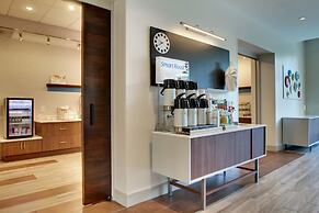 Holiday Inn Express & Suites Charleston NE Mt Pleasant US17 by IHG