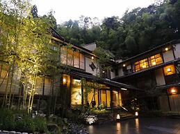 Yuraku Kinosaki Spa & Gardens