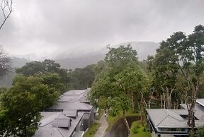 The Mountain Courtyard Thekady