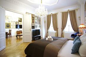 7th Heaven Vienna Center Apartments