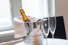 7th Heaven Vienna Center Apartments