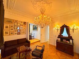 7th Heaven Vienna Center Apartments