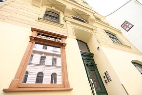 7th Heaven Vienna Center Apartments