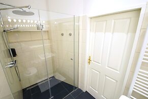 7th Heaven Vienna Center Apartments