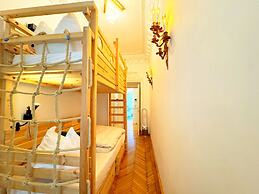 7th Heaven Vienna Center Apartments