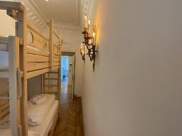 7th Heaven Vienna Center Apartments