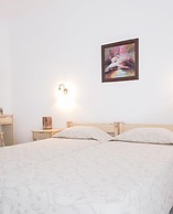 Fragias Boutique Studios & Apartments