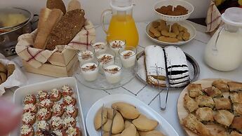 Fragias Boutique Studios & Apartments